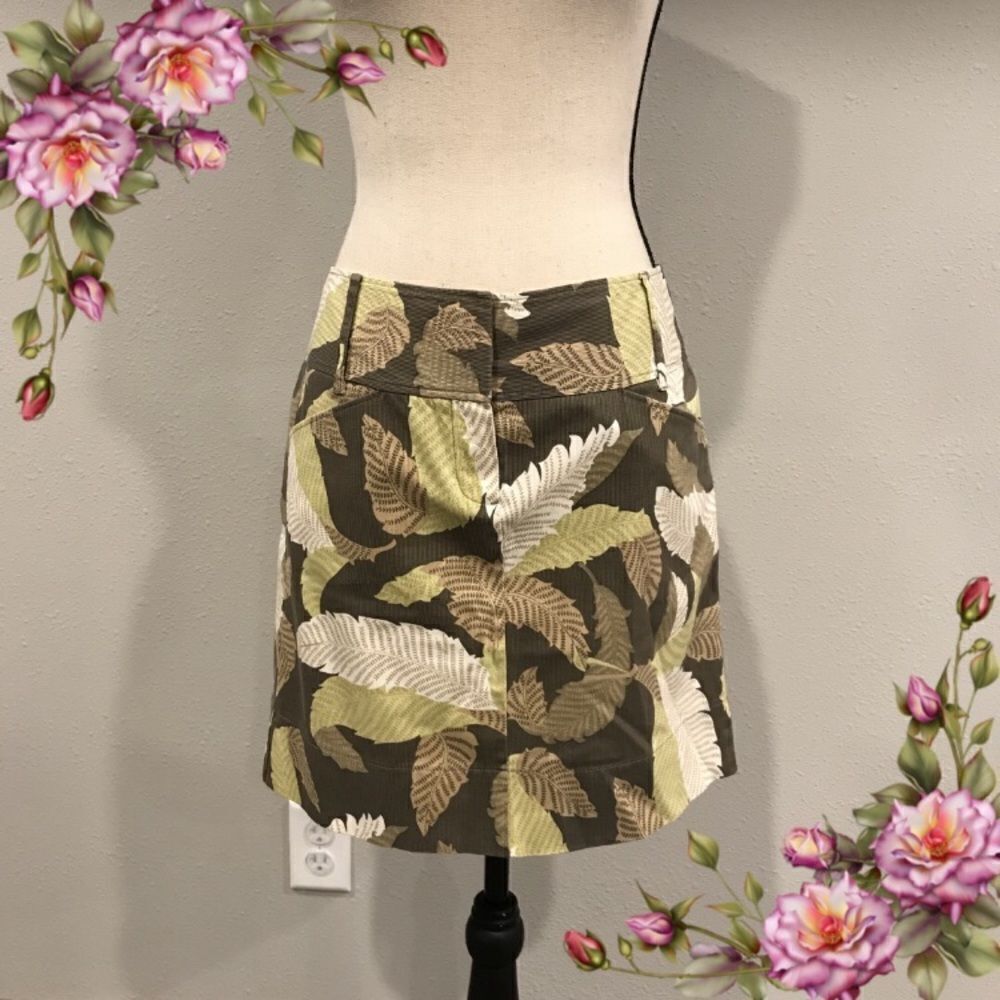 ‎Ann Taylor LOFT Leaf print midi skirt